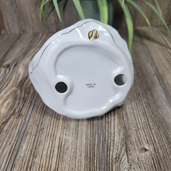 Vintage Victorian Lady Figurine Ballroom Dancing & Curtsying - Picture 3 of 3